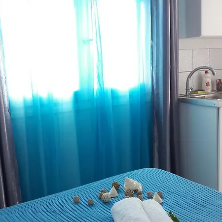 Apartment Dora *